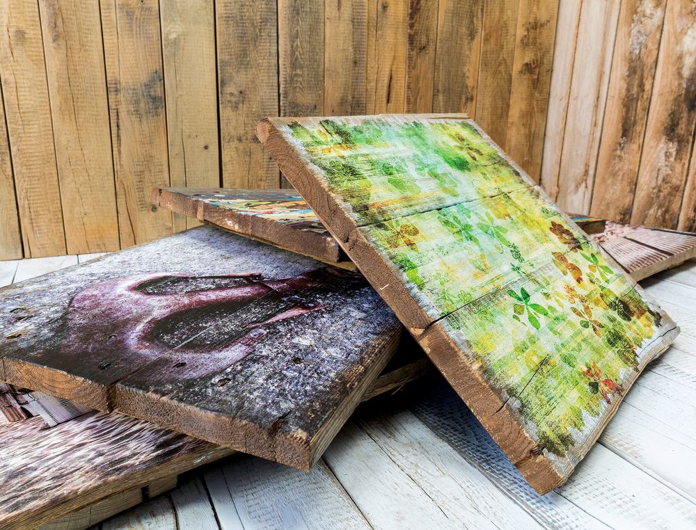 Druck auf rustikalem Holz im Shabby Look