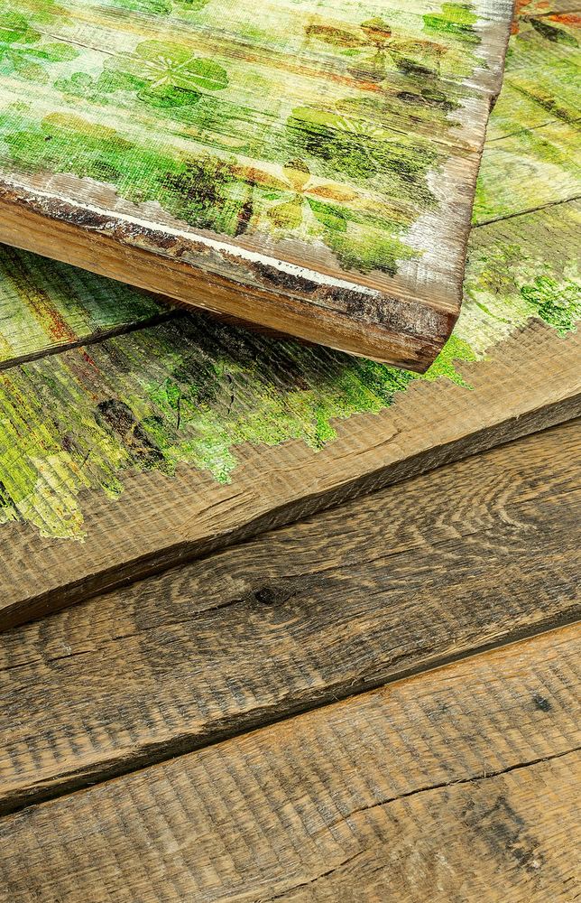 Holzdruck im Vintage-Look auf gebeizter Wildeiche, Weiß gedruckt und von Hand aufgetragen