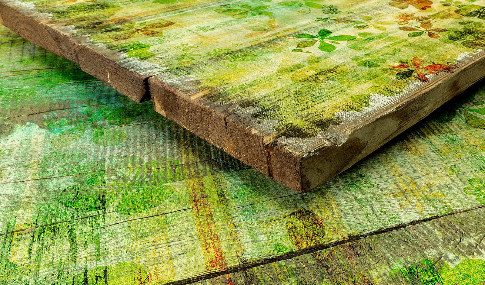 Holzdruck: Wildeiche Kalkbeize Weiß gedruckt von Hand Holzdruck Vintage